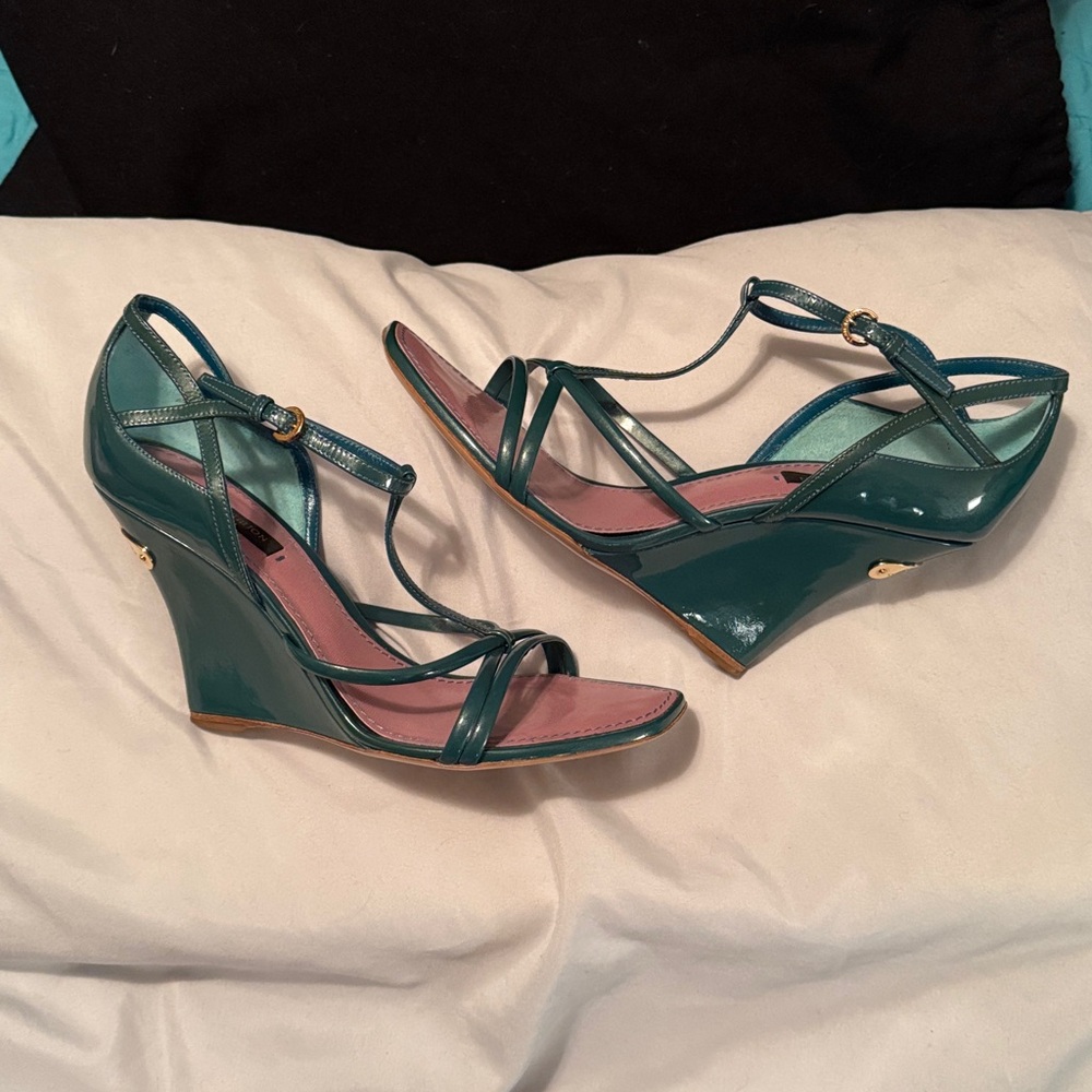 Louis Vuitton Teal Patent Leather Wedge Sandal with Logo Plaque - Picture 3 of 8